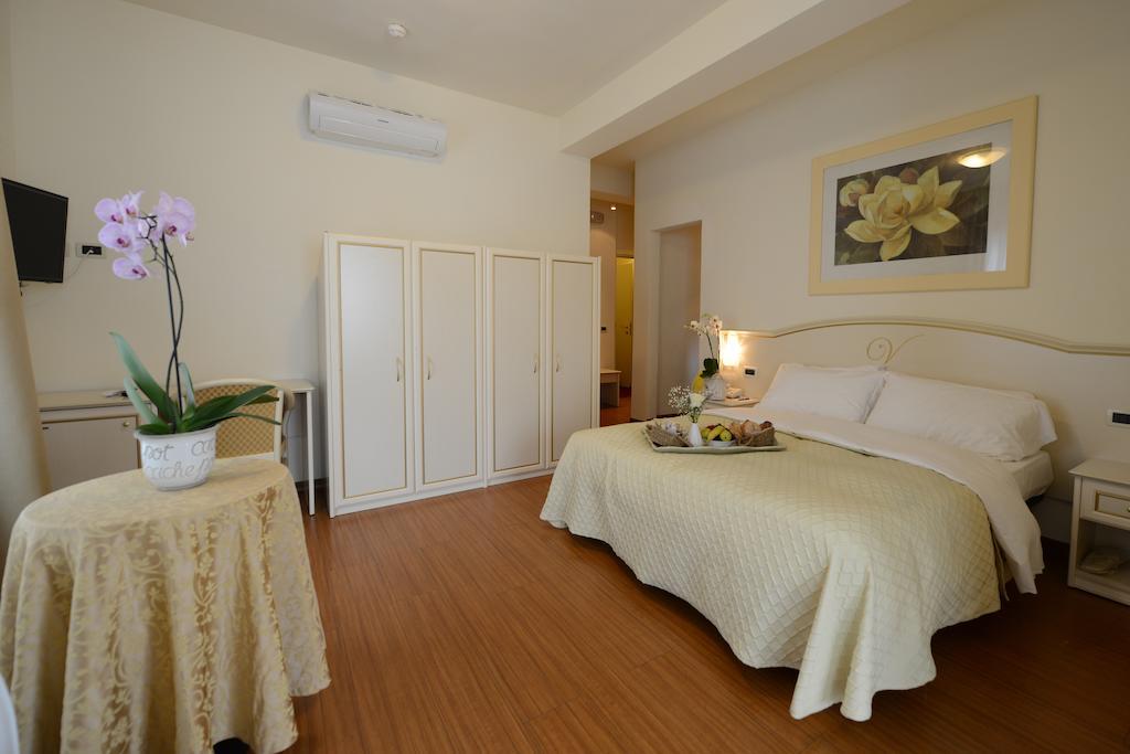 Hotel Viscardo Forte dei Marmi Buitenkant foto