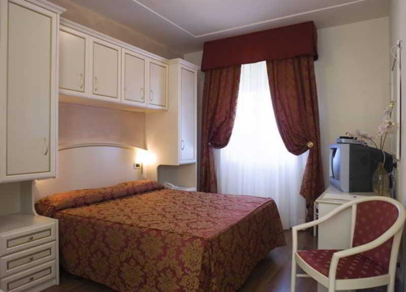 Hotel Viscardo Forte dei Marmi Buitenkant foto