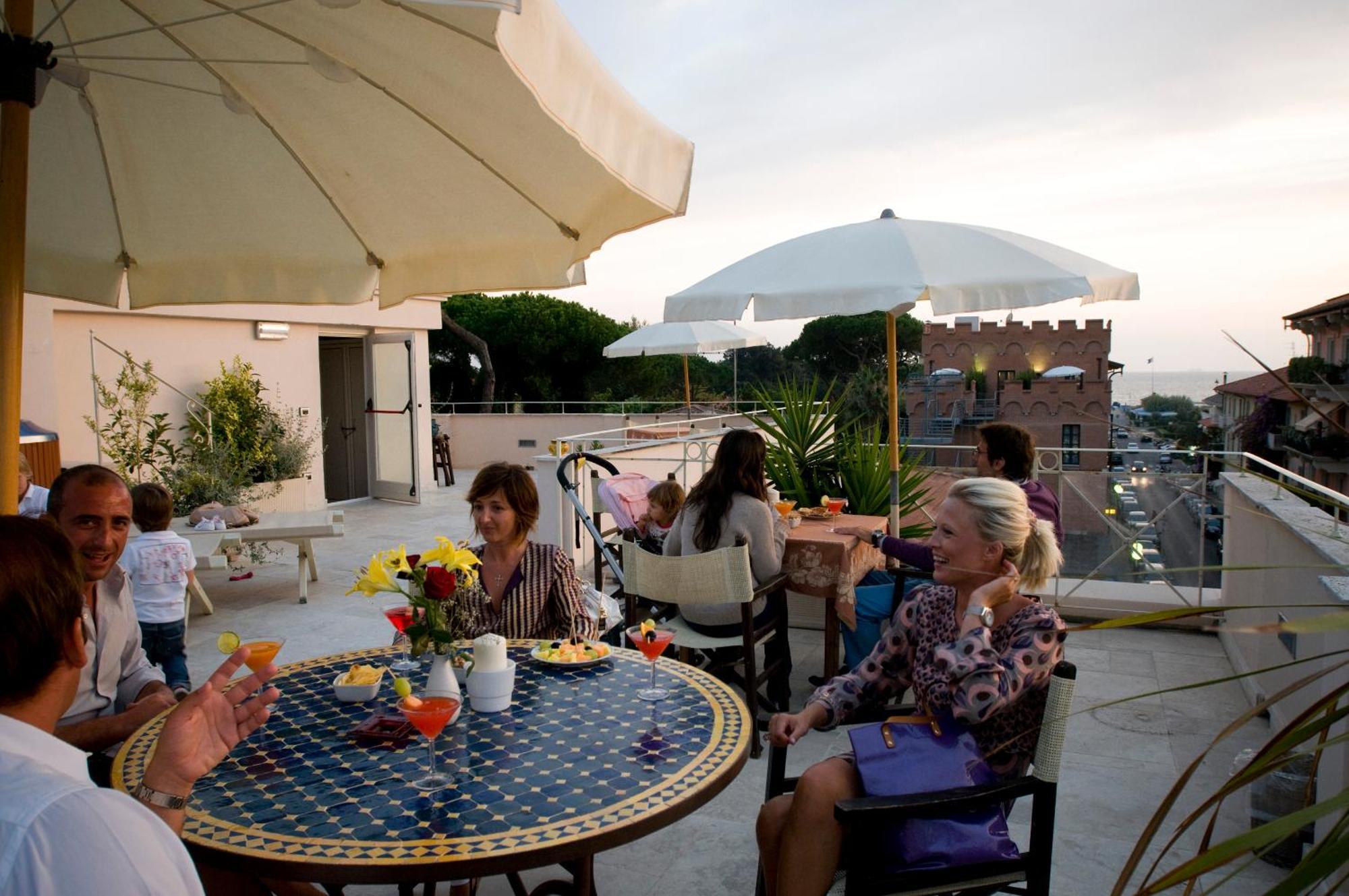 Hotel Viscardo Forte dei Marmi Buitenkant foto