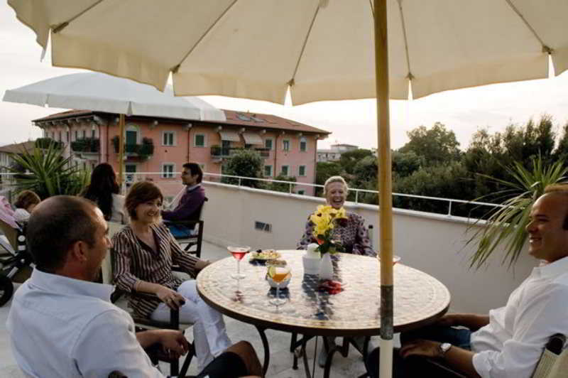 Hotel Viscardo Forte dei Marmi Buitenkant foto